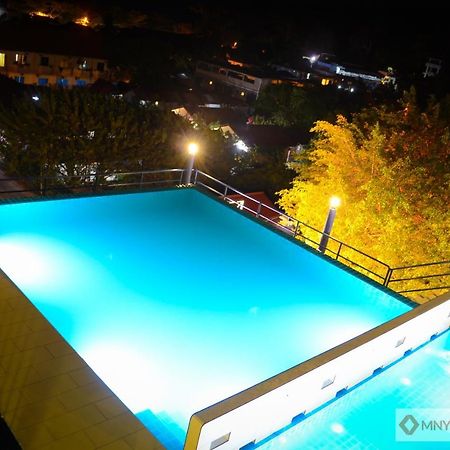 Mny Hotel & Resort Kampung Teluk Nipah Extérieur photo
