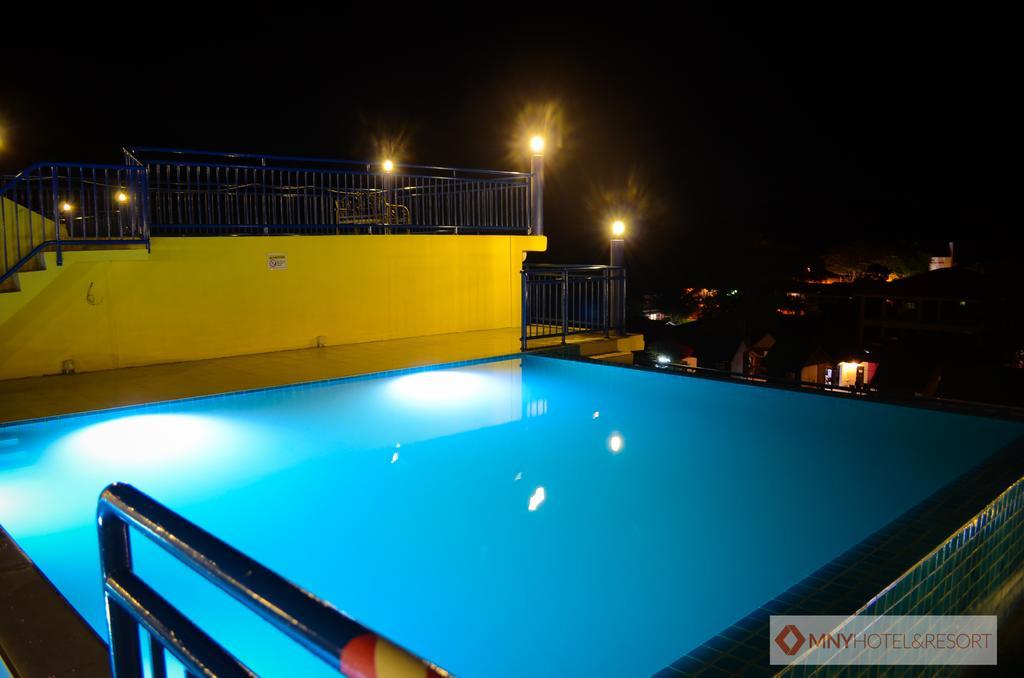 Mny Hotel & Resort Kampung Teluk Nipah Extérieur photo