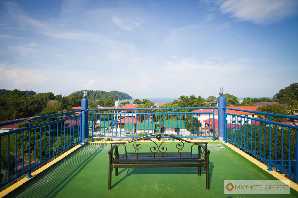 Mny Hotel & Resort Kampung Teluk Nipah Extérieur photo