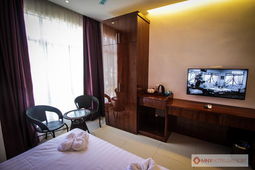 Mny Hotel & Resort Kampung Teluk Nipah Extérieur photo