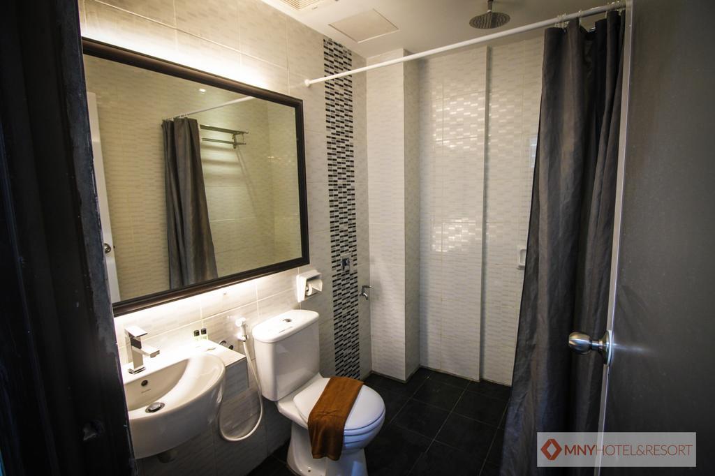 Mny Hotel & Resort Kampung Teluk Nipah Extérieur photo