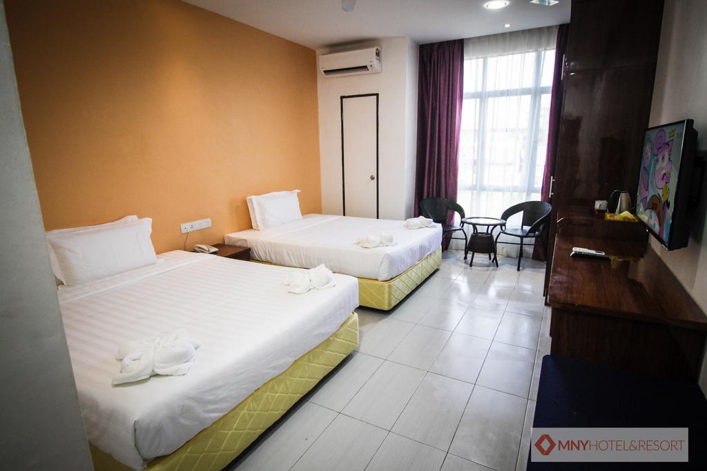 Mny Hotel & Resort Kampung Teluk Nipah Extérieur photo
