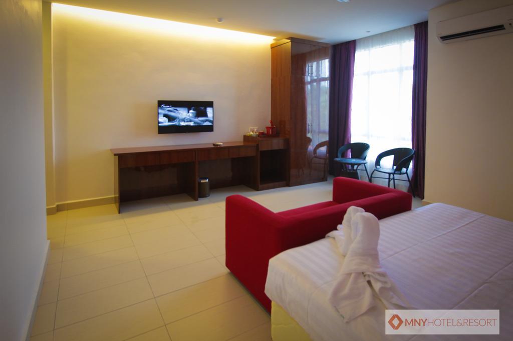Mny Hotel & Resort Kampung Teluk Nipah Extérieur photo