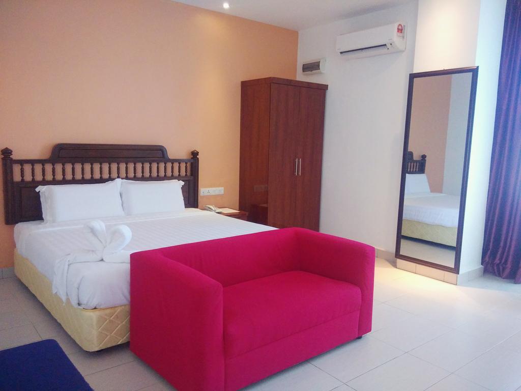 Mny Hotel & Resort Kampung Teluk Nipah Extérieur photo