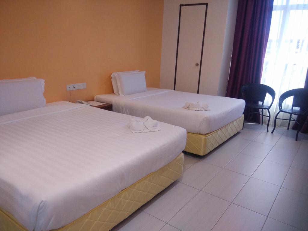 Mny Hotel & Resort Kampung Teluk Nipah Extérieur photo